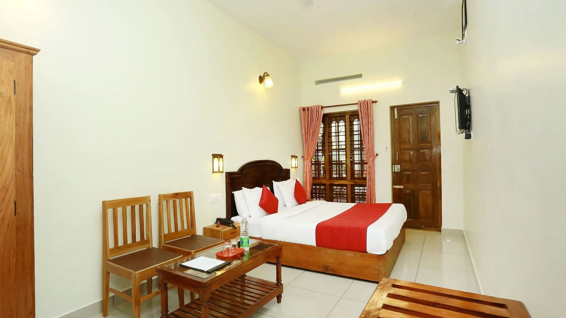 Oyo 12937 Hotel Periyar Canopy テッカディ