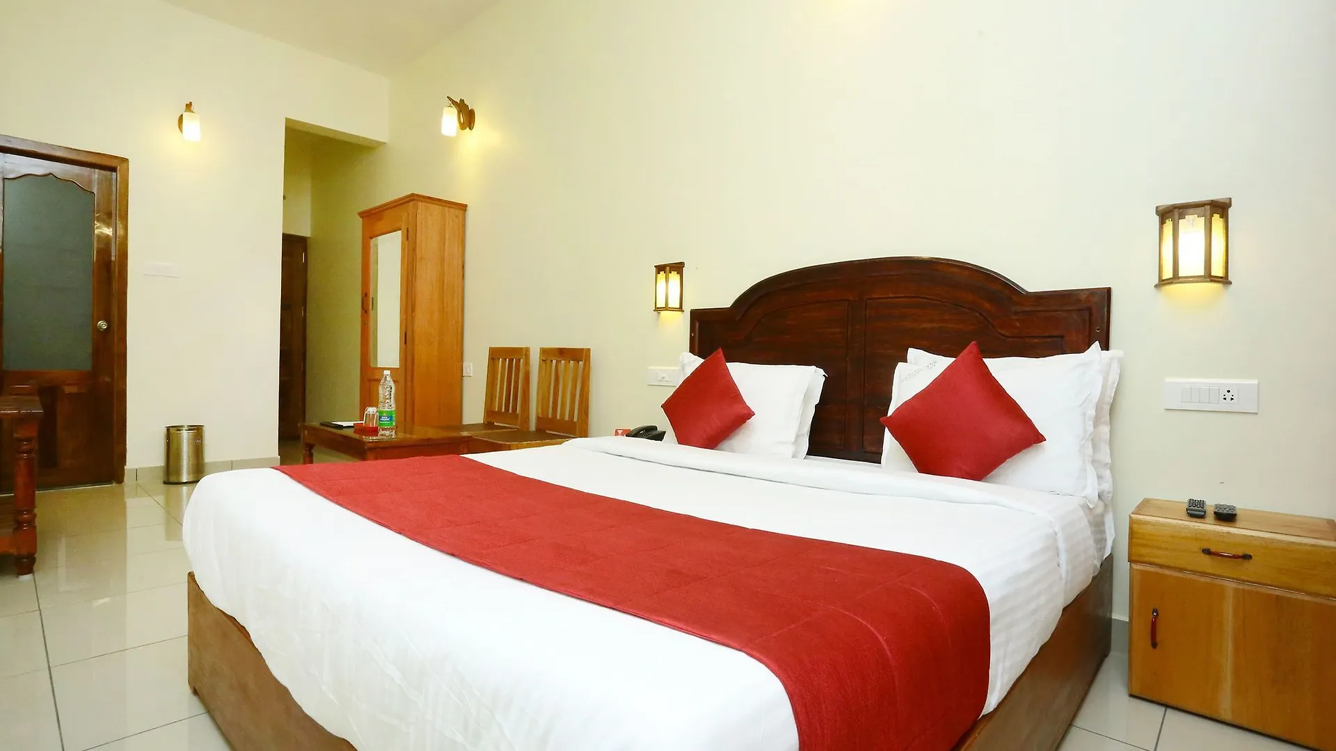 Oyo 12937 Hotel Periyar Canopy テッカディ